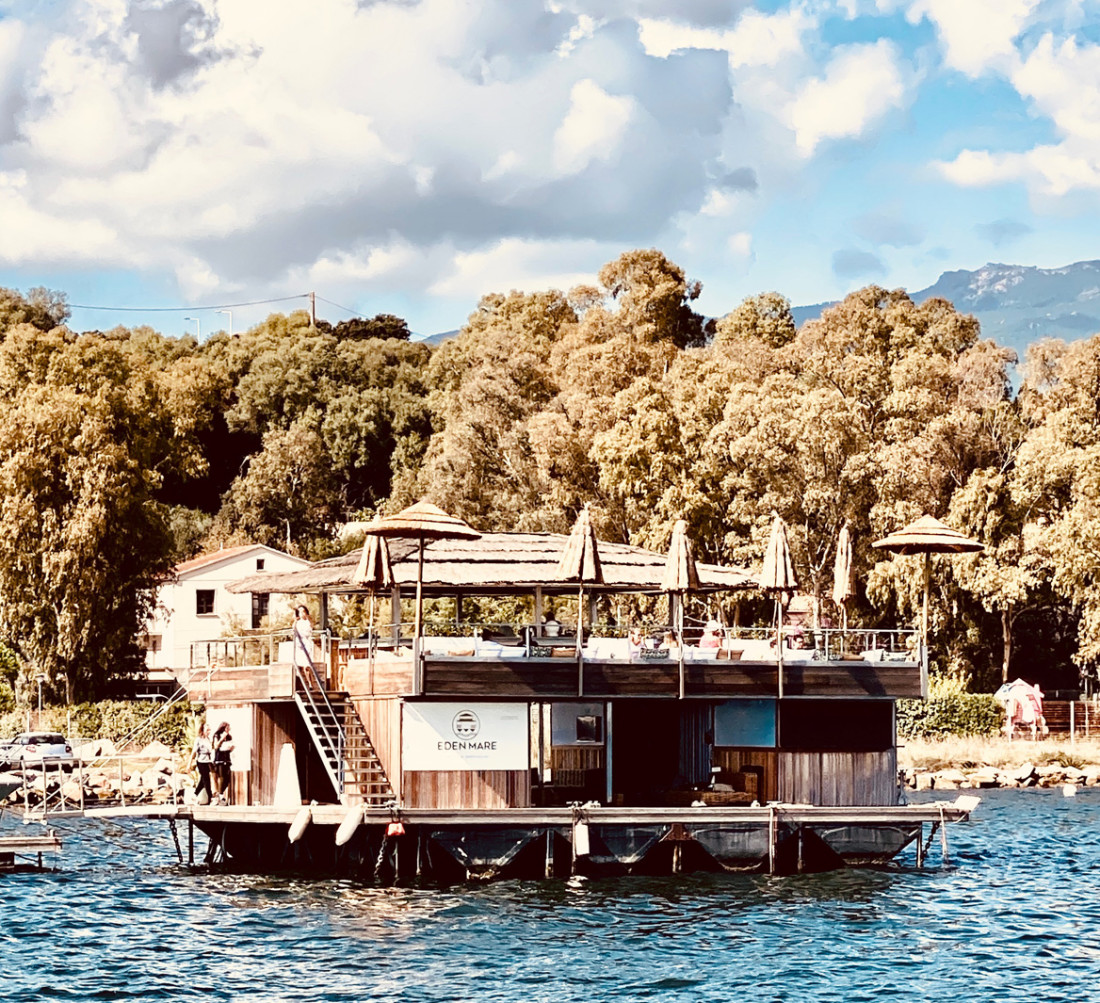 ARCHITECTURE_INTERIEUR_DECORATION_CORSE_PORTO_VECCHIO_AMENAGEMENT_YACHT_CLUB_ROYAL_ROULOTTE_01